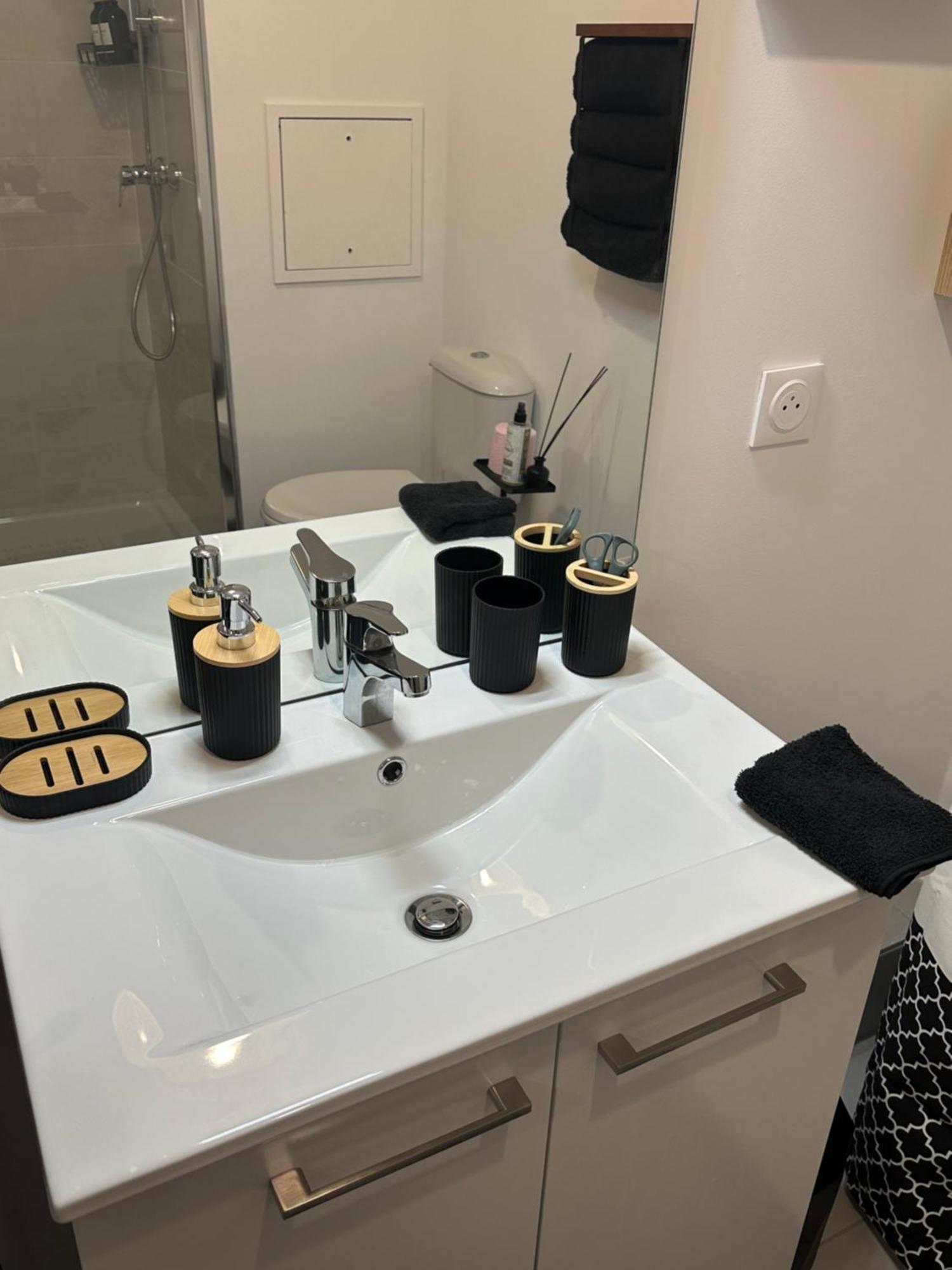 Appartement Entre Paris Et Disney Noisy-le-Grand Luaran gambar