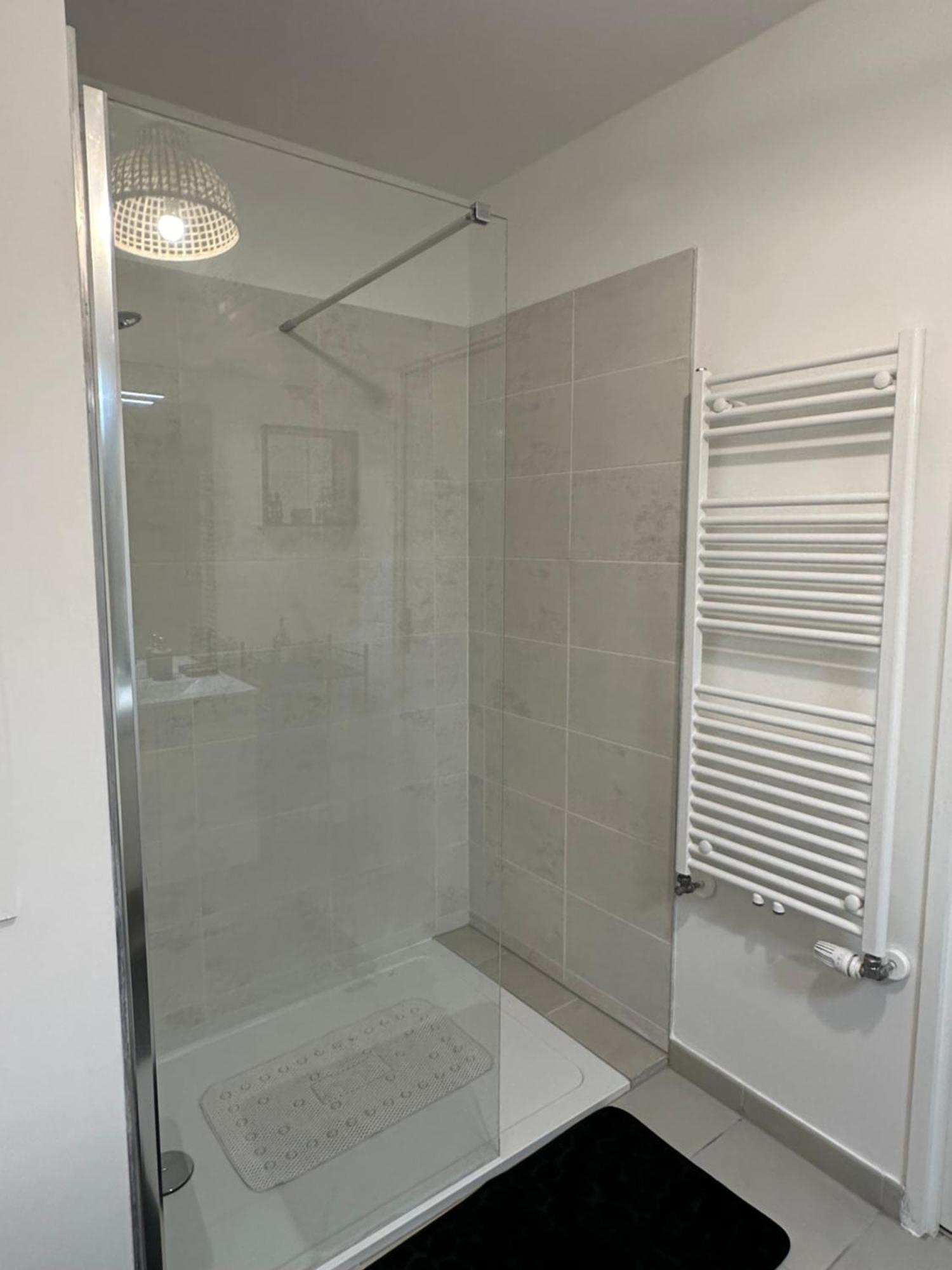 Appartement Entre Paris Et Disney Noisy-le-Grand Luaran gambar